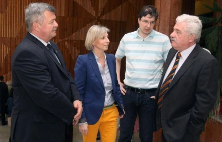 Fónagy János: A védelem nem a szolgáltatókat, hanem az állampolgárokat illeti