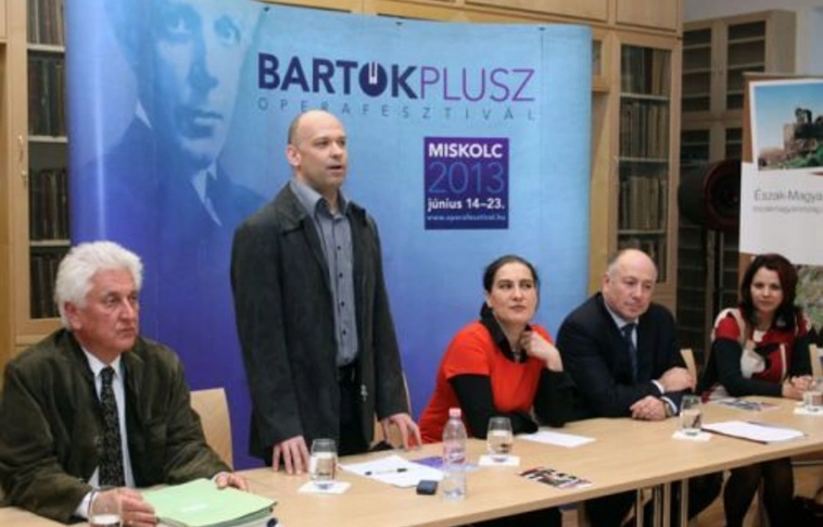 Tovább az új utakon az operafesztivál