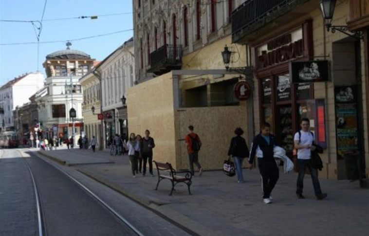 T-Ponttá alakul a „mozaikos bolt”