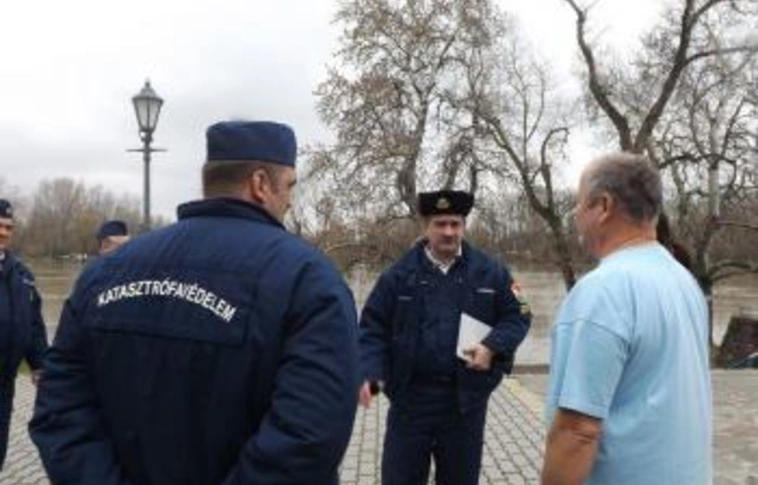 Árvízi szemle és útlezárások Borsodban