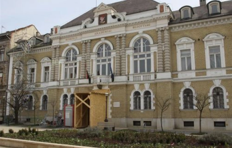 Megújul a MAB székház tetőzete