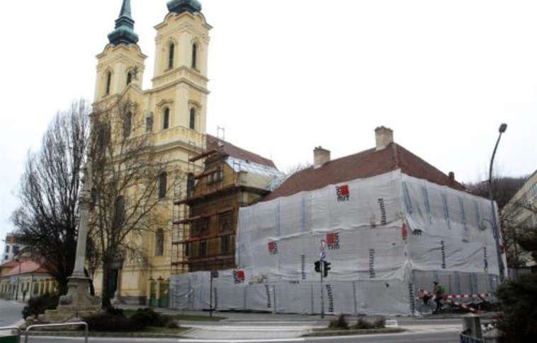 Megújul a Mindszenti plébánia