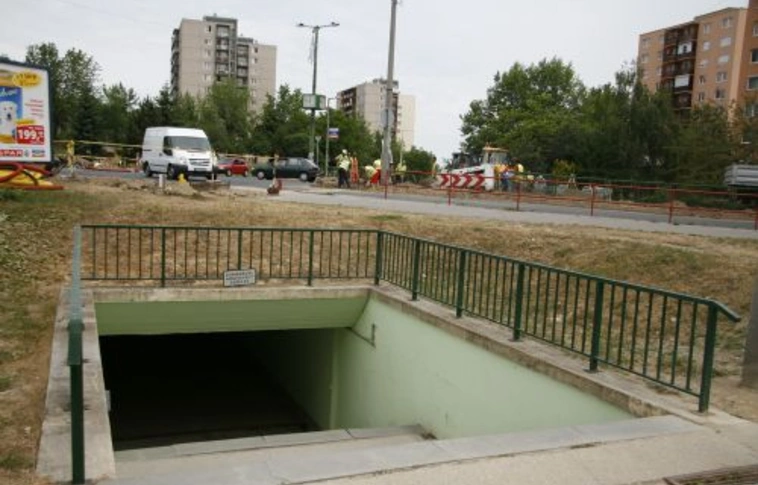 Közbiztonsági pont az aluljáróban