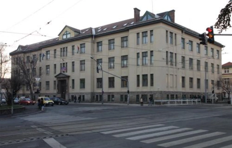 Székely zászló az Andrássy épületén