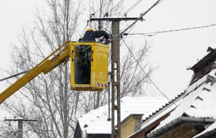 Még mindig több ezren áram nélkül Borsodban
