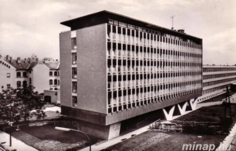 A Központi Leánykollégium – akkor és most…  