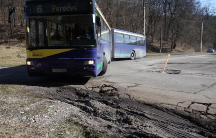 Javíthatják a beszakadt a buszfordulót