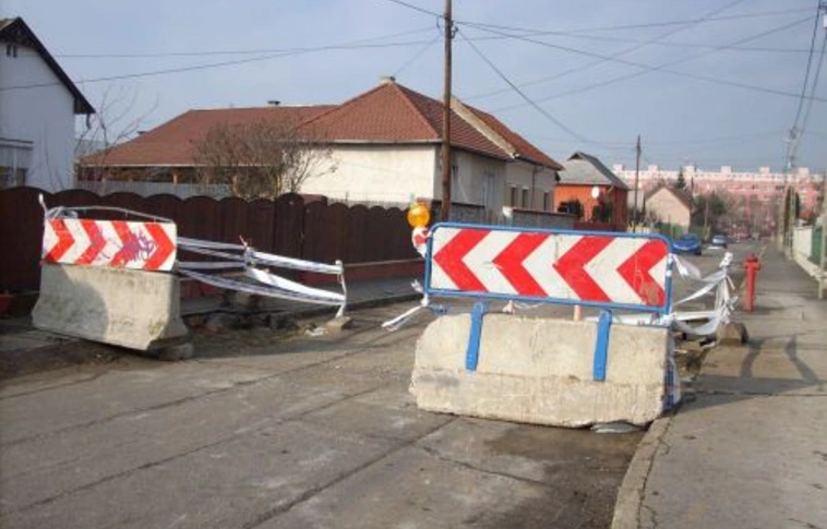 Modernre cserélik a régi vezetékeket