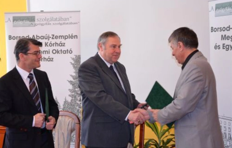 Ösztöndíjat kínál a kórház