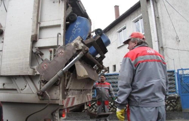 Az MSZP a szemétszállítás díjáról