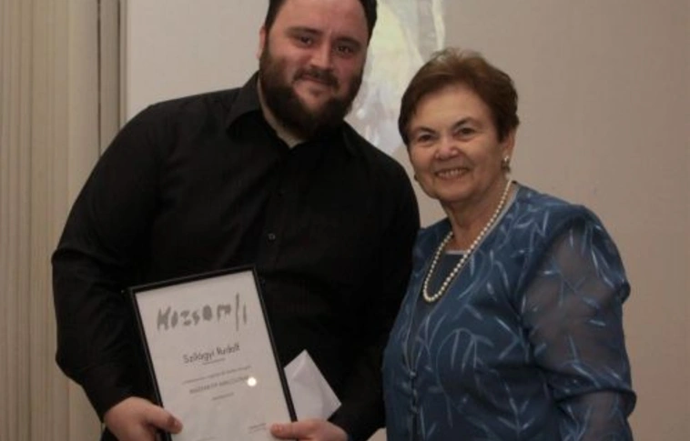 „A mély humánum áthatja művészetét”