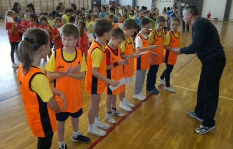 Közel 100 versenyző a terematlétikai versenyen