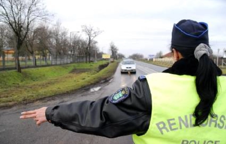 Motorost gázolt az autóbusz