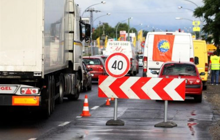Cipzárforgalom a torlódások mérséklésére
