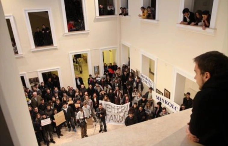 Miskolcon is demonstráltak a felsőoktatási reform ellen