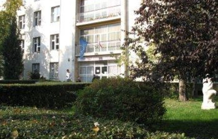 Évzáró buli pedagógusoknak a Petőfiben