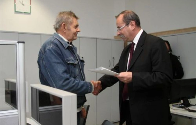 A harmincezredik ügyfél