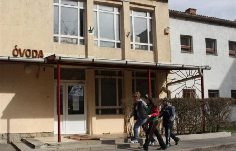 Betekintést szeretne a Jobbik a szerződésekbe