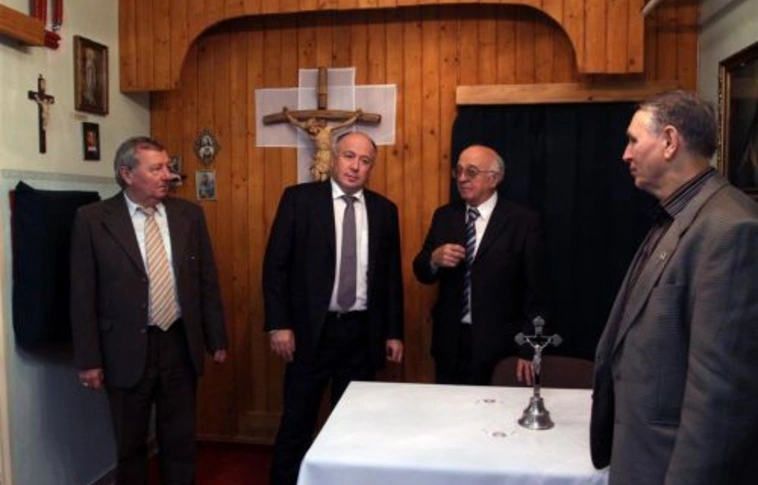 Szoros kapcsolat az idősügyi ellátásban