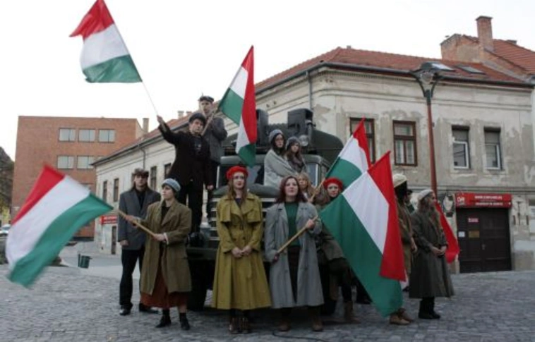 „Legyen örök dicsőség a hősöknek!”