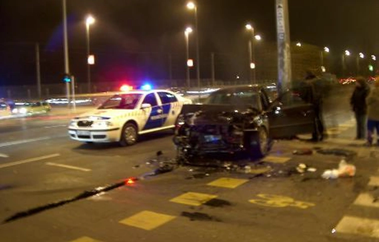 Súlyos baleset éjfélkor a Gömörinél