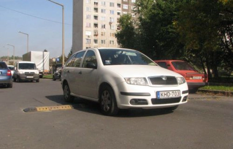 Újra fektették a fekvőrendőrt