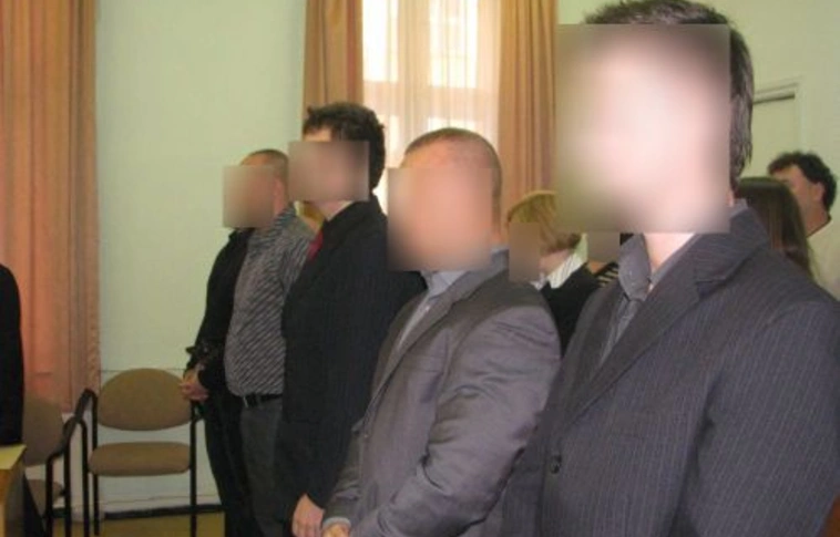 Elítélték a kábszeres zsarukat és a dílereket