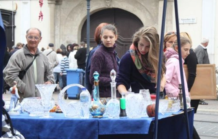 Étel, ital és zene a vásárhoz