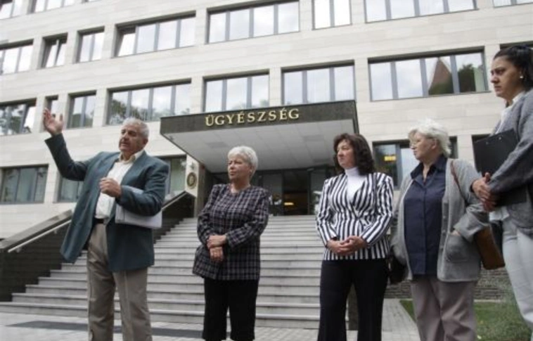 A rendőrség dönt a hitelkárosultak feljelentéséről