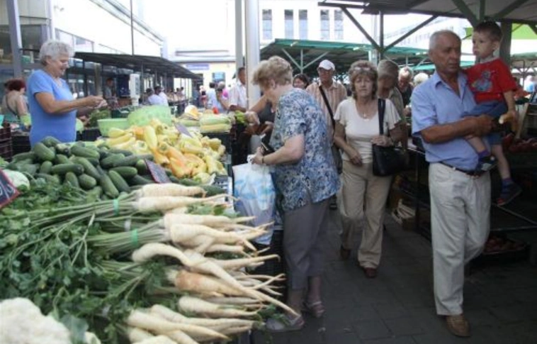 Áfonyát vett, ebszőlőt kapott