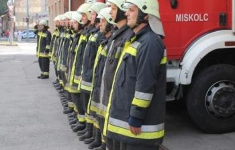 Terrortámadás: a hősi halált halt tűzoltókra emlékeztek