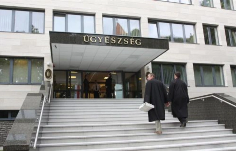 Hárman lennének miskolci vezető ügyészek 