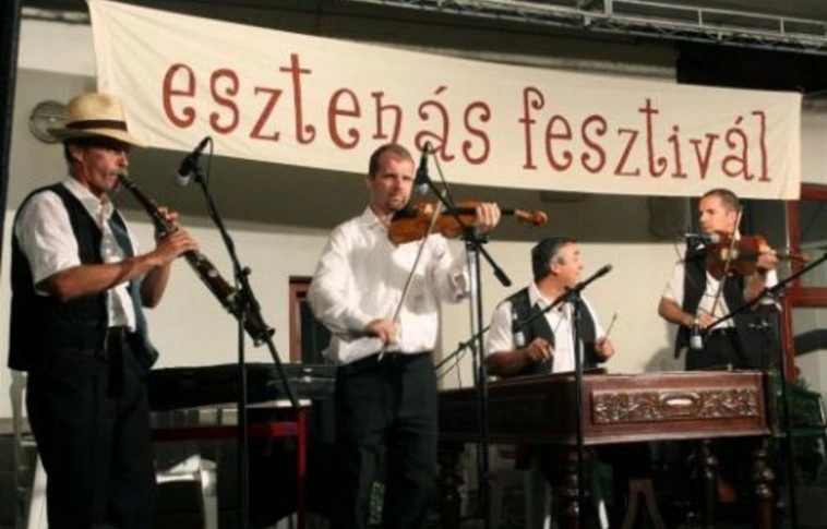 Kezdődik a táncház-szezon!