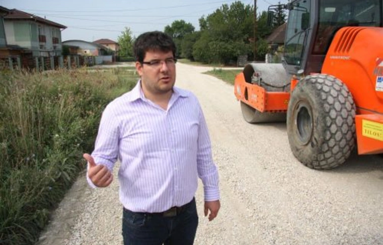 Folytatódik az utak felújítása