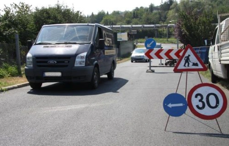 Útlezárás, sebességkorlátozás a Hideg soron