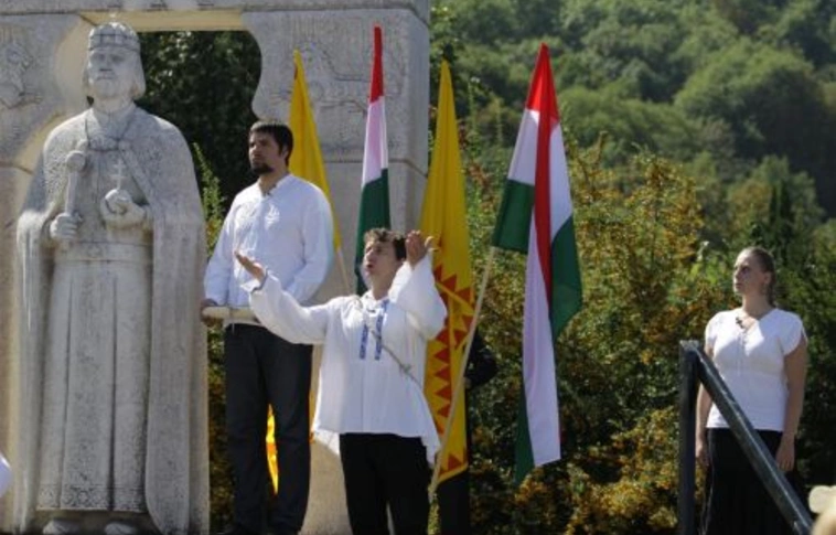 "Szent István népe vagyunk...!" (Képgalériák az ünnepről)