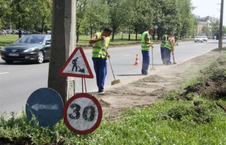 Most sártalanítanak, ősszel füvesítenek