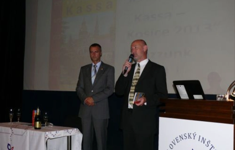 Könyvkeresztelőre invitálta Kassa Miskolcot