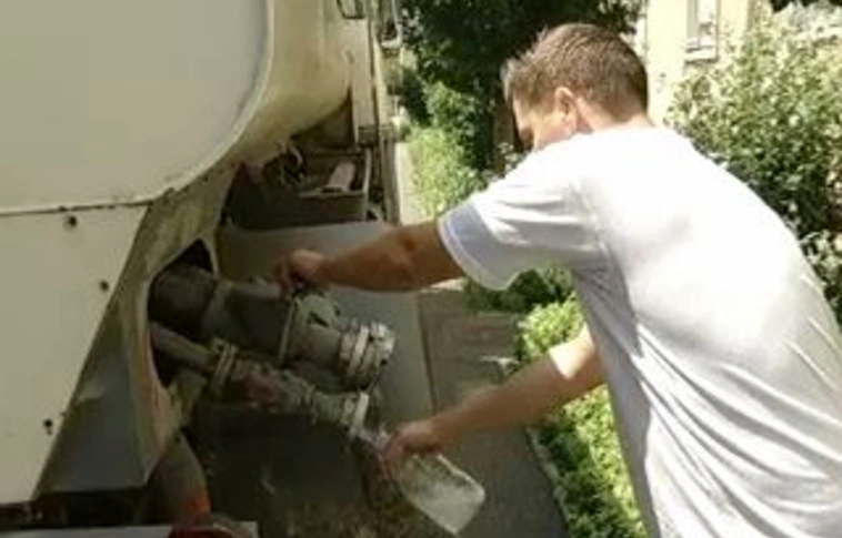 Lajtos kocsik szállítják a vizet Lillafüredre