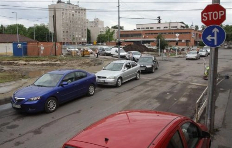 Büntessenek, de a magyar bérek arányában