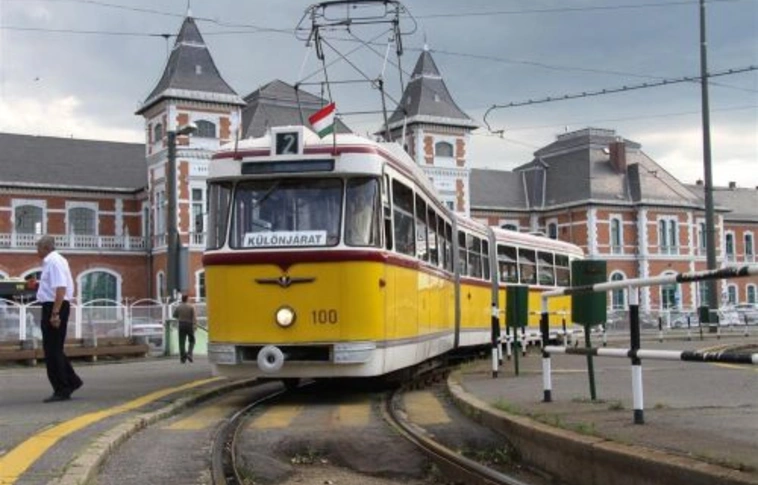 115 éves a miskolci villamos – ismét „csengetett picit” a 100-as