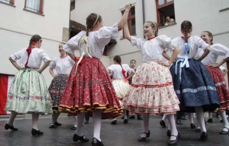 Civil információs centrum lett a Nyilas Misi Alapítvány