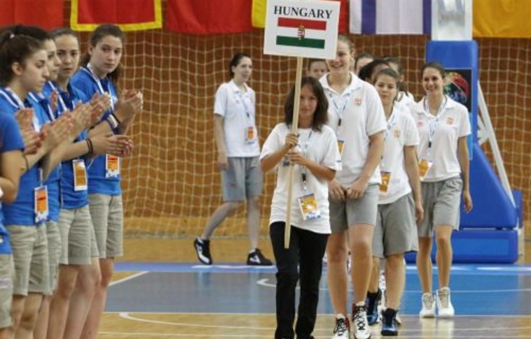 A megnyitóval elkezdődött az Eb
