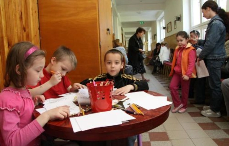 Módosul az óvodai csoportok, iskolai osztályok száma