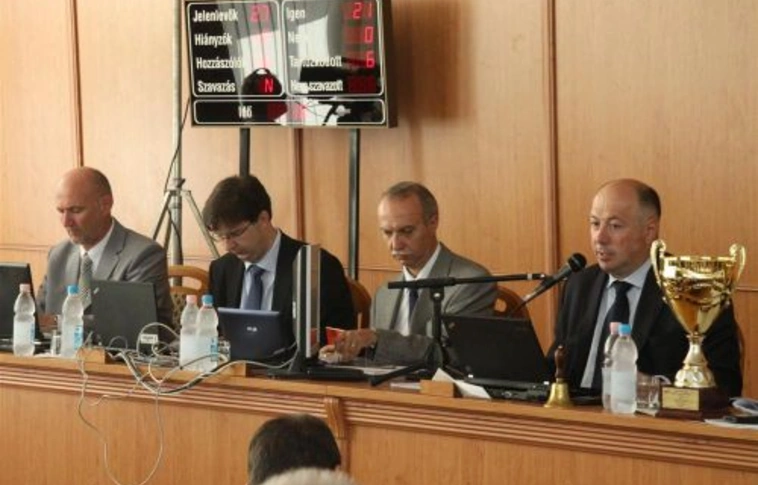 Napirend előtt az Operafesztiválról, a belvárosról