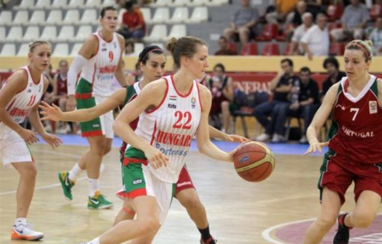 Sima siker Portugália ellen