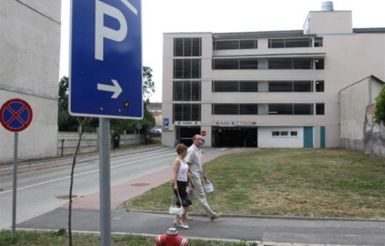 Díjmentes parkolás a nyári hétvégeken