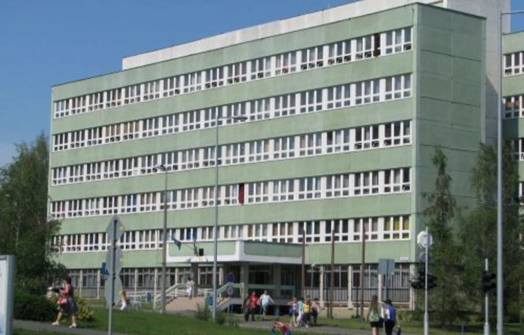 Képviselők a rendőrségen