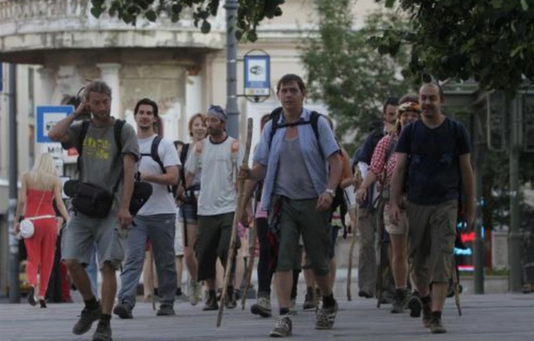 Megérkeztek a vándorló színészek a miskolci nemzetibe