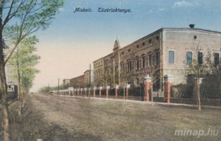 A tüzérségi laktanya – akkor és most…  